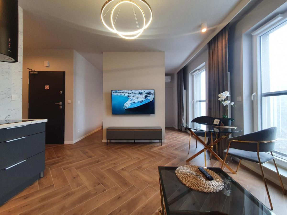 קטוביץ 15 Pietro Sokolska 30 Towers Apartments - New- Lux- Parking- Sauna- Gym- And Good View From 15Th Floor מראה חיצוני תמונה